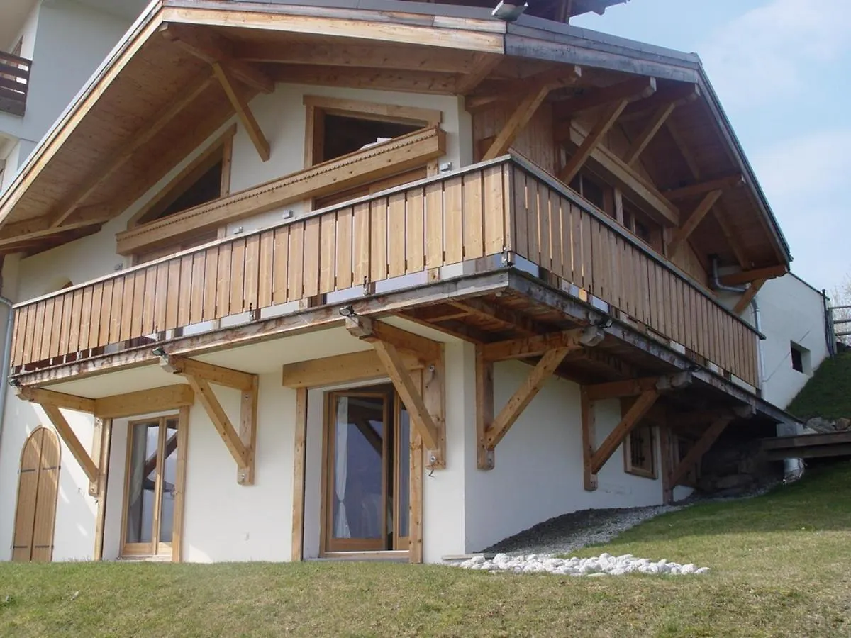 Chalet 6 Pieces A Combloux Avec Cheminee Et Parking - Fr-1-560-21