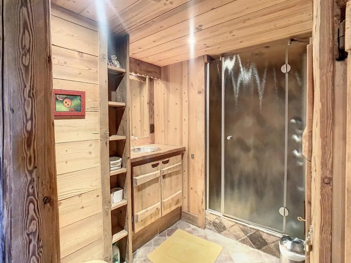 Chalet 6 Pieces A Combloux Avec Cheminee Et Parking - Fr-1-560-21 France