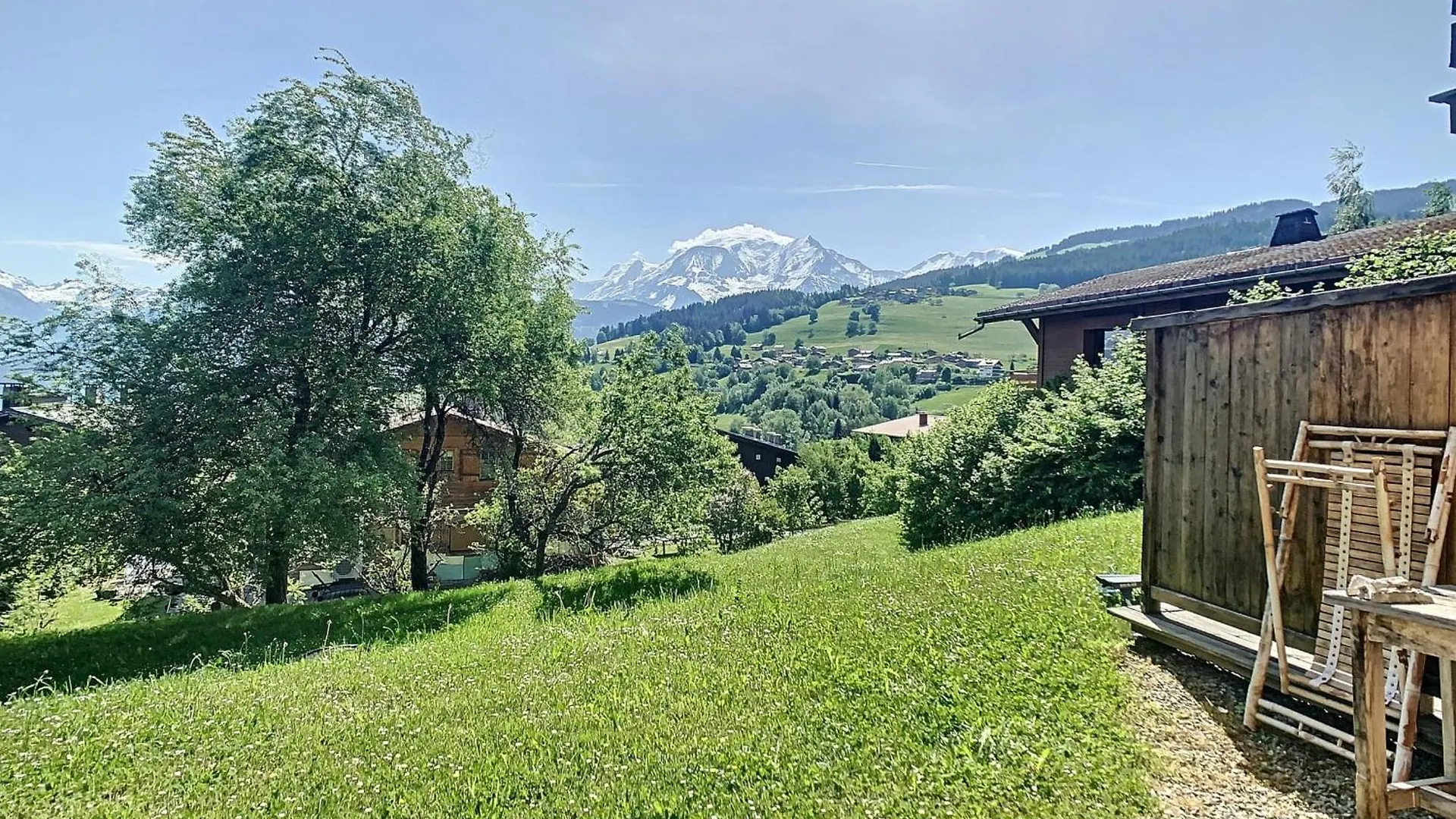 Apartment Chalet 6 Pieces A Combloux Avec Cheminee Et Parking - Fr-1-560-21 France